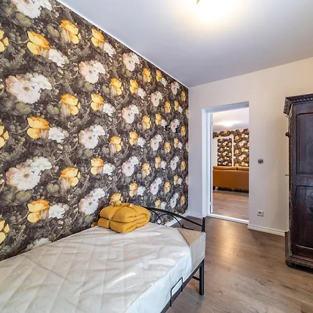 Roofs Of The Old Апартаменты *