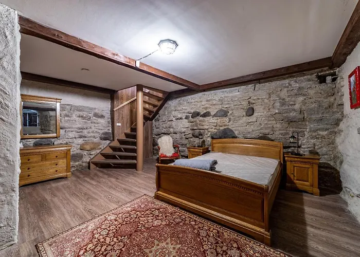 Roofs Of The Old Lägenhet