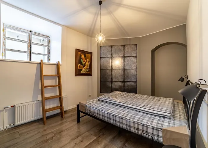 Roofs Of The Old Lägenhet